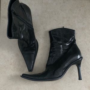 vinatge point toe booties